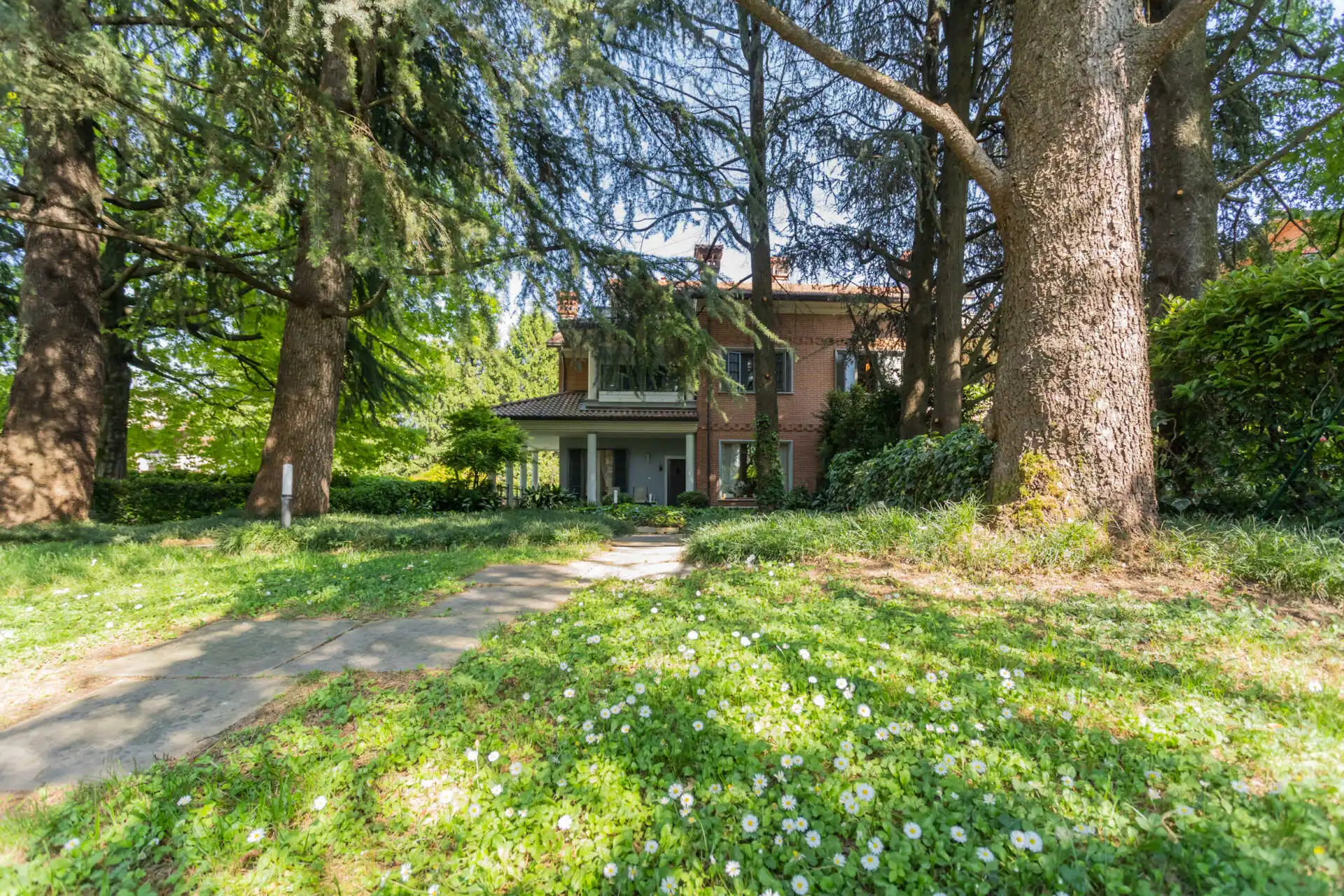 Agrate-Brianza-villa-in-vendita (14)