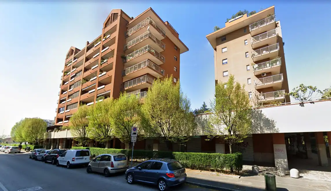 milano in vendita due locali piano terra (1)