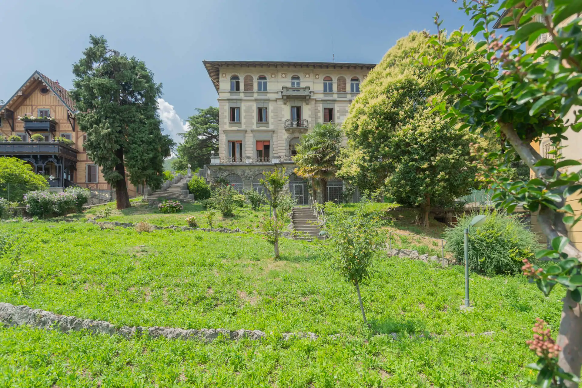 villa-in-vendita-a-lovere-sul-lago-diseo-casa&style-immobiliare-milano-brianza (20)