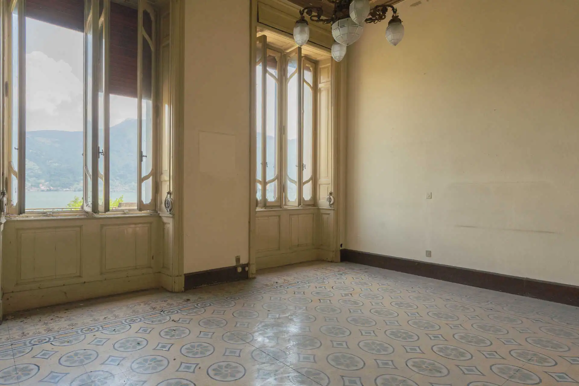 villa-in-vendita-a-lovere-sul-lago-diseo-casa&style-immobiliare-milano-brianza (35)