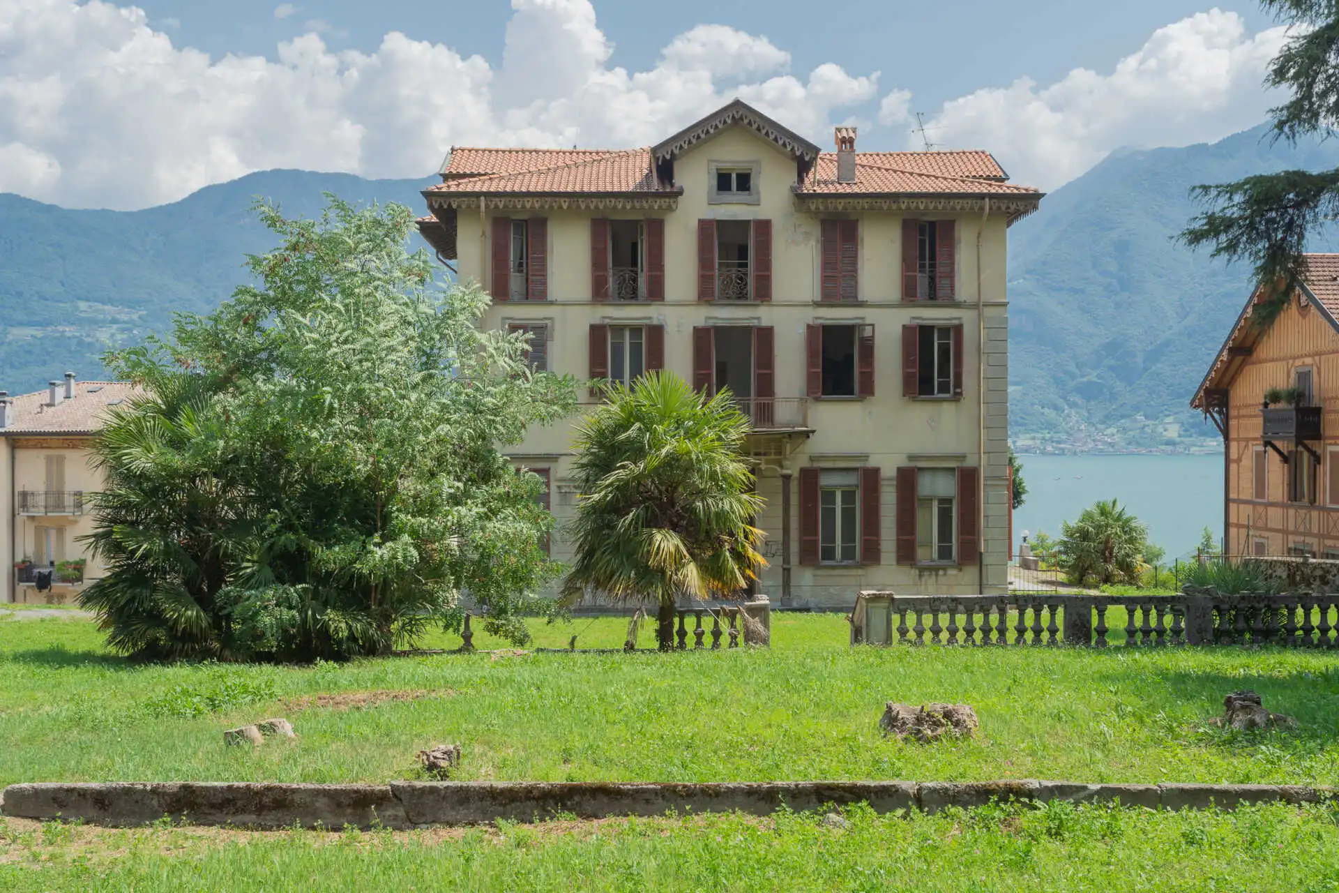 villa-in-vendita-a-lovere-sul-lago-diseo-casa&style-immobiliare-milano-brianza (4)