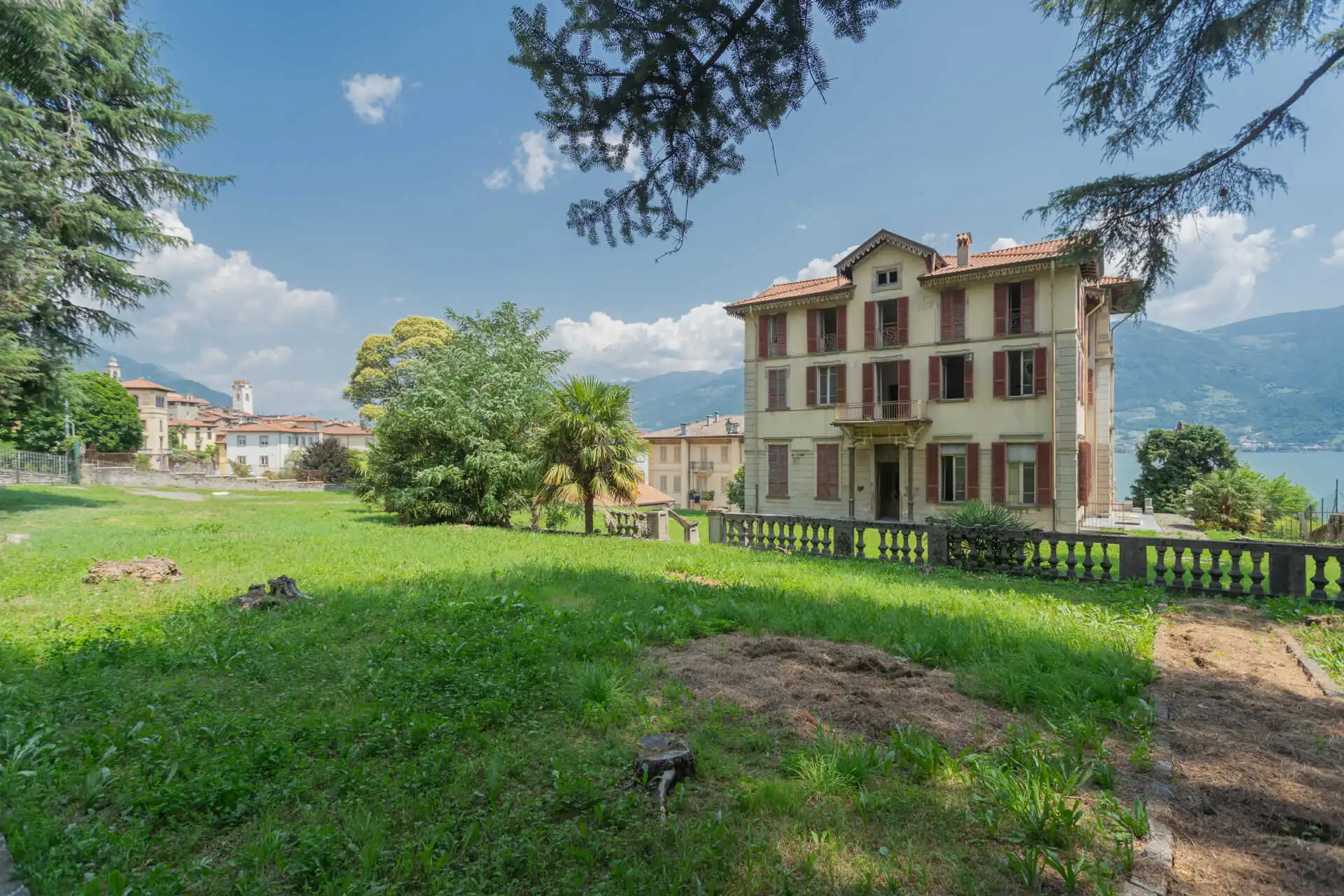 villa-in-vendita-a-lovere-sul-lago-diseo-casa&style-immobiliare-milano-brianza (7)