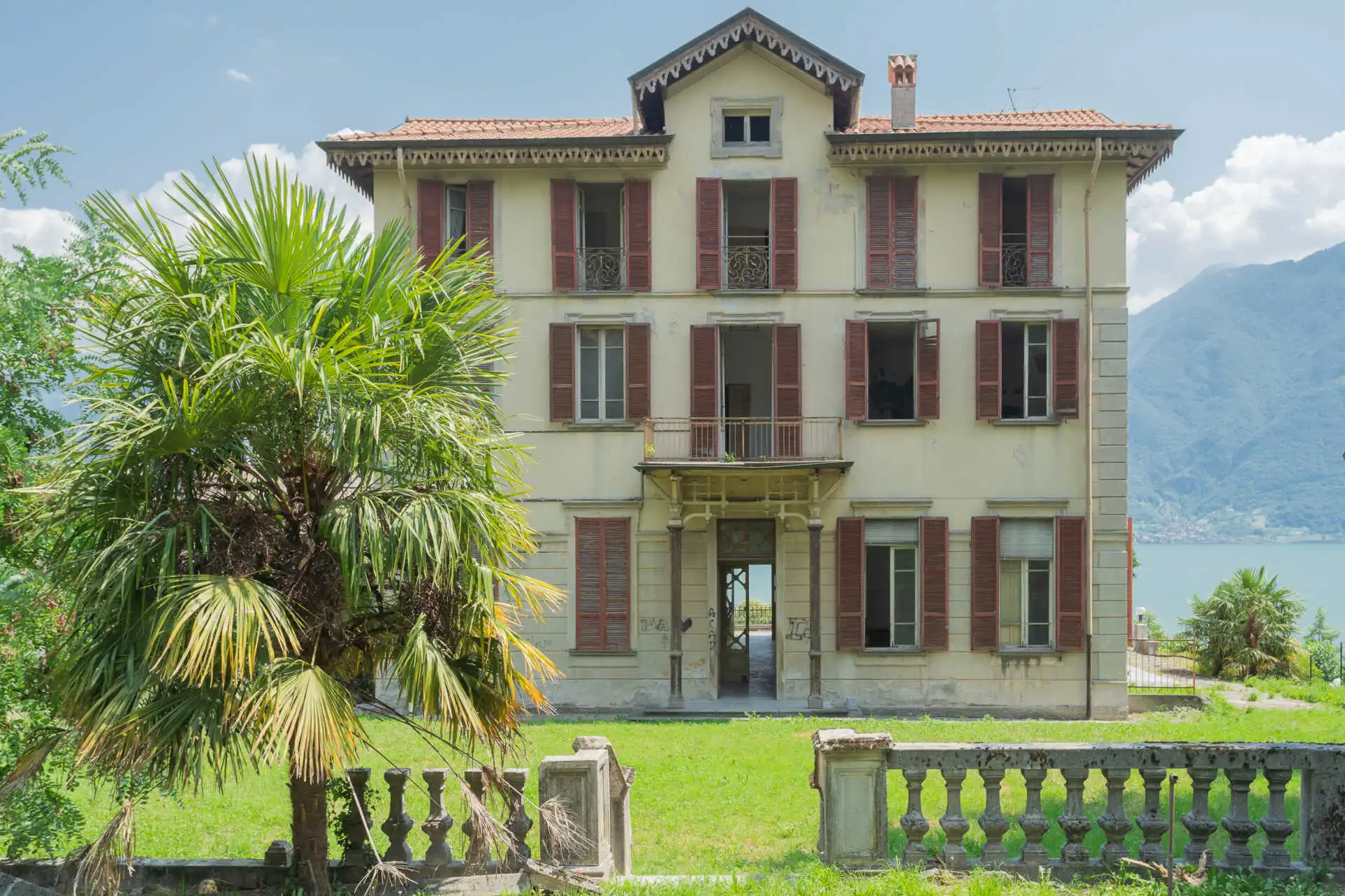 villa-in-vendita-a-lovere-sul-lago-diseo-casa&style-immobiliare-milano-brianza (8)
