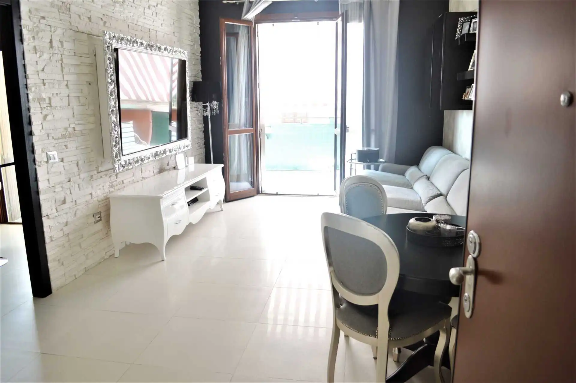 Roncello vendita appartamento ultimo piano con terrazzo (26)
