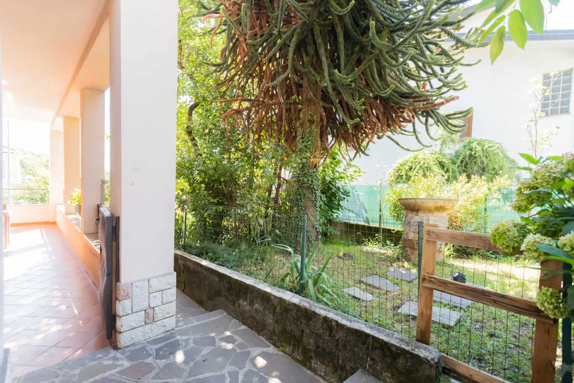 Usmate Velate vendita villa con due appartamenti (55)