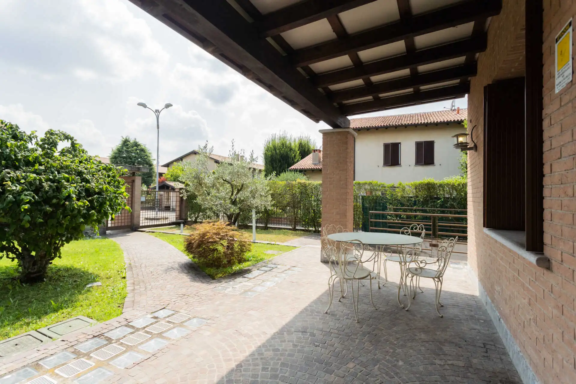 Villa bifamiliare in vendita a Vimercate Oreno (57)