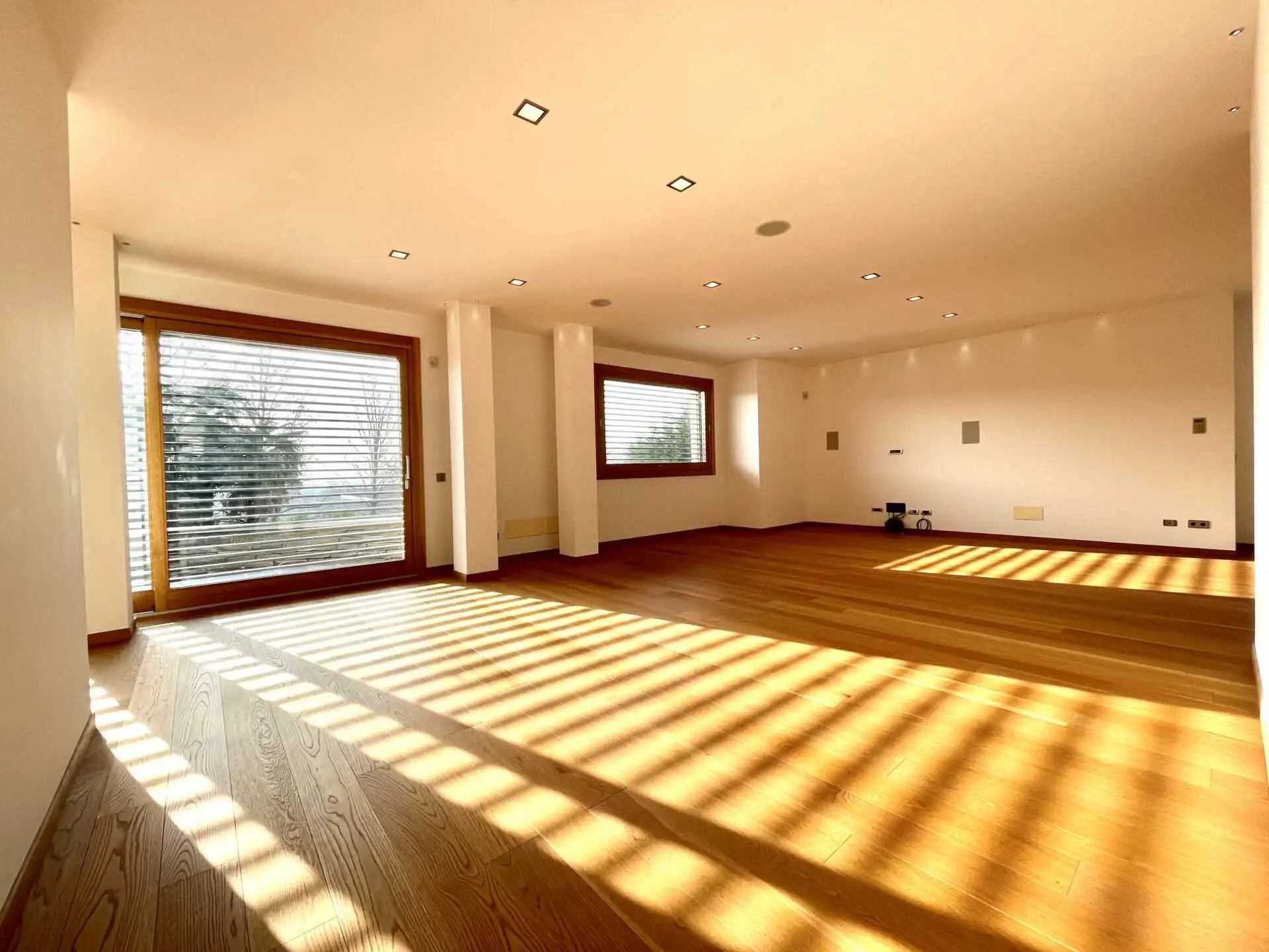 villa-in-vendita-a-merate-agenzia-immobiliare-milano-e-brianza-casa-e-style (2)