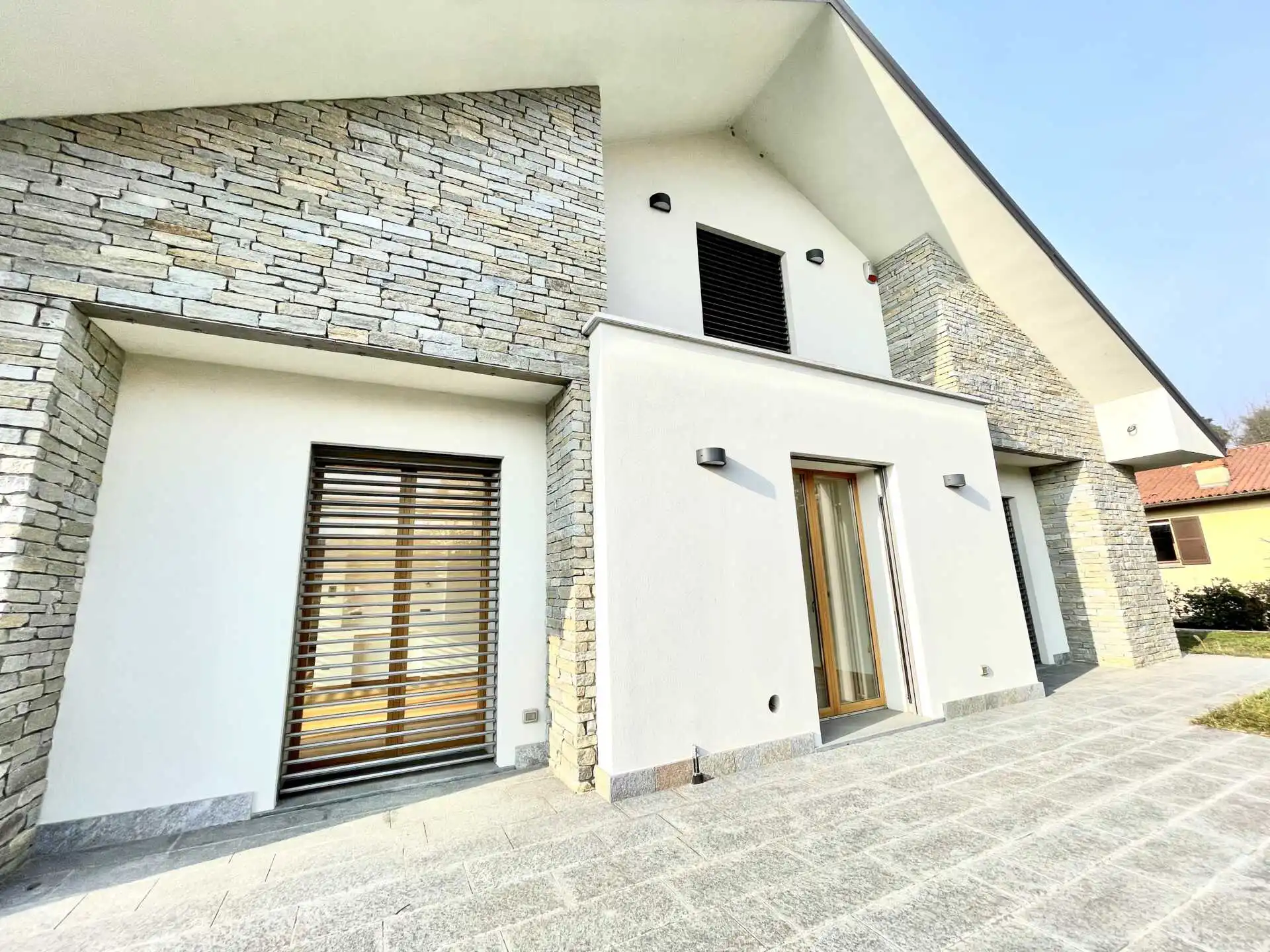 villa-in-vendita-a-merate-agenzia-immobiliare-milano-e-brianza-casa-e-style (26)