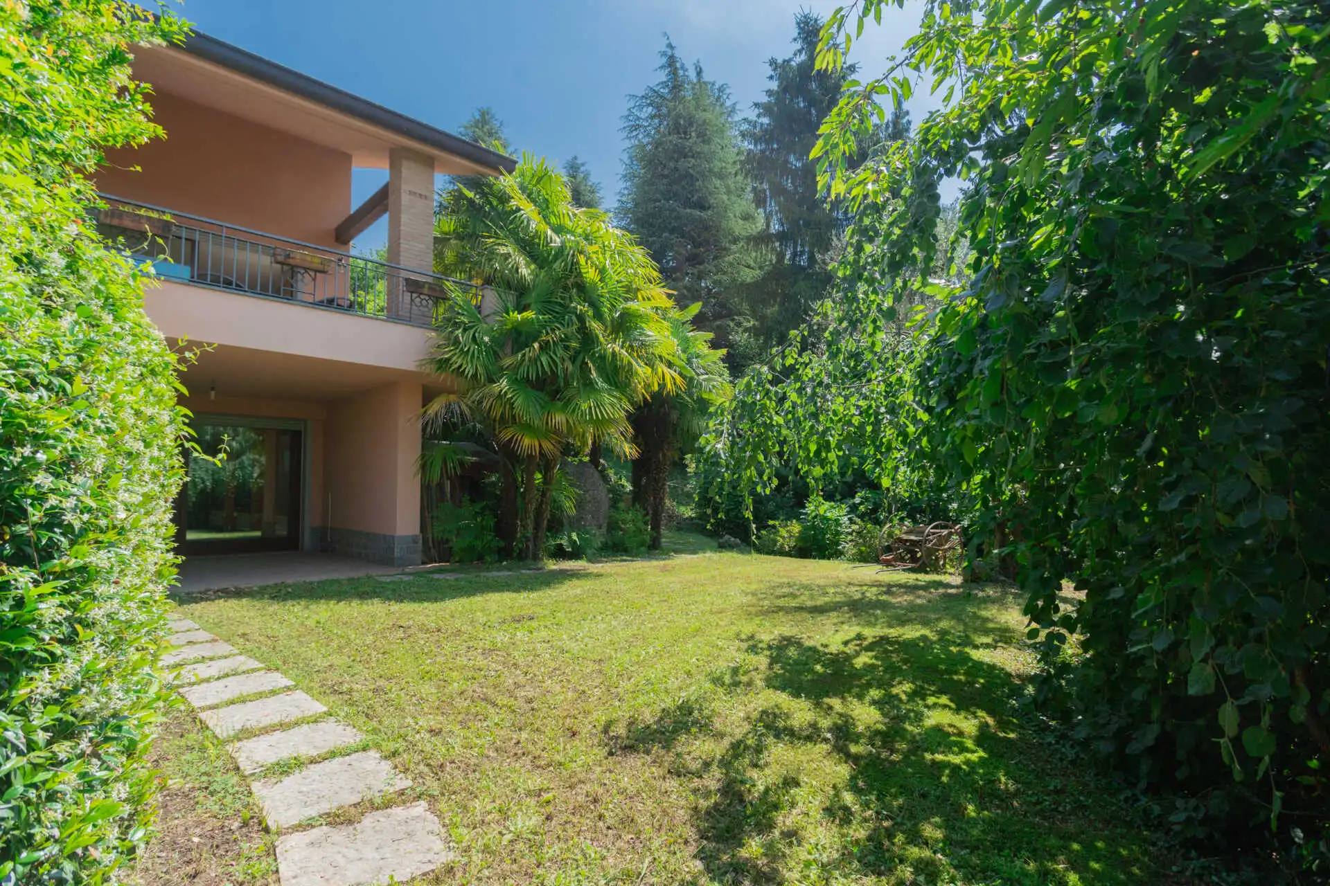 ville-a-sirone-lecco-in-vendita-immobiliare-milano-brianza-casa&style (9)