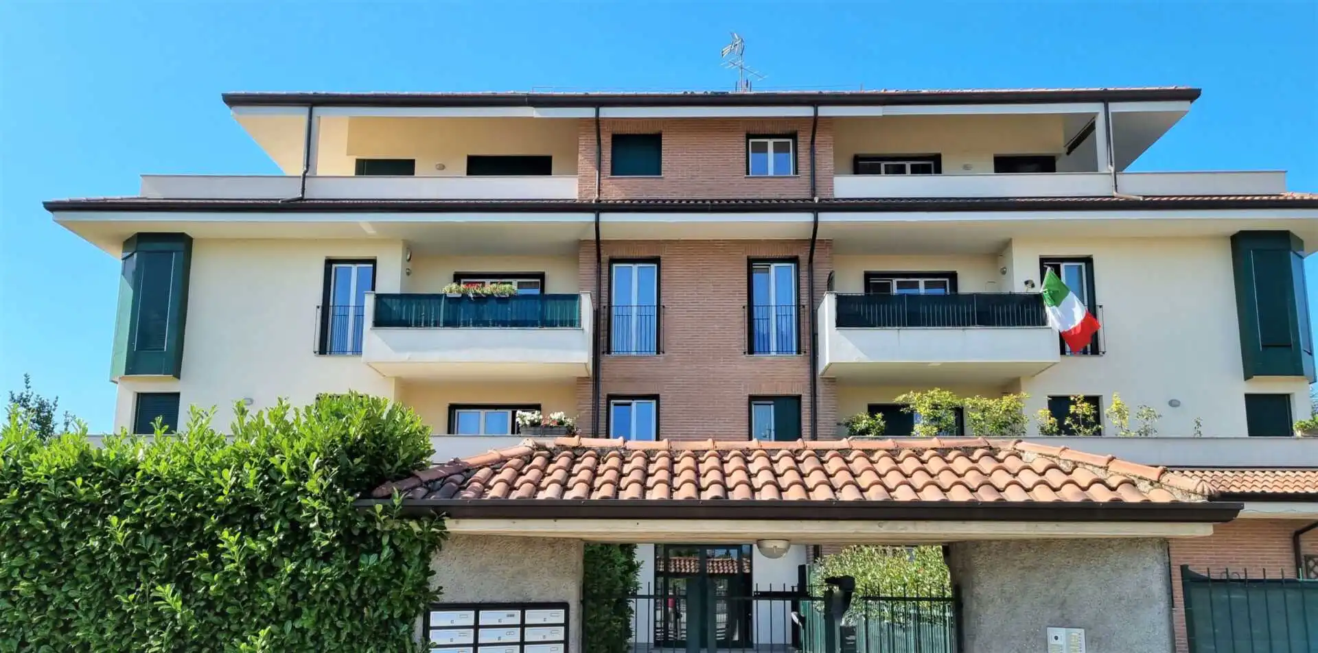 appartamento-con-terrazzo-in-vendita-a-pozzo-d-adda-immobiliare-milano-brianza-casae&tyle (9)