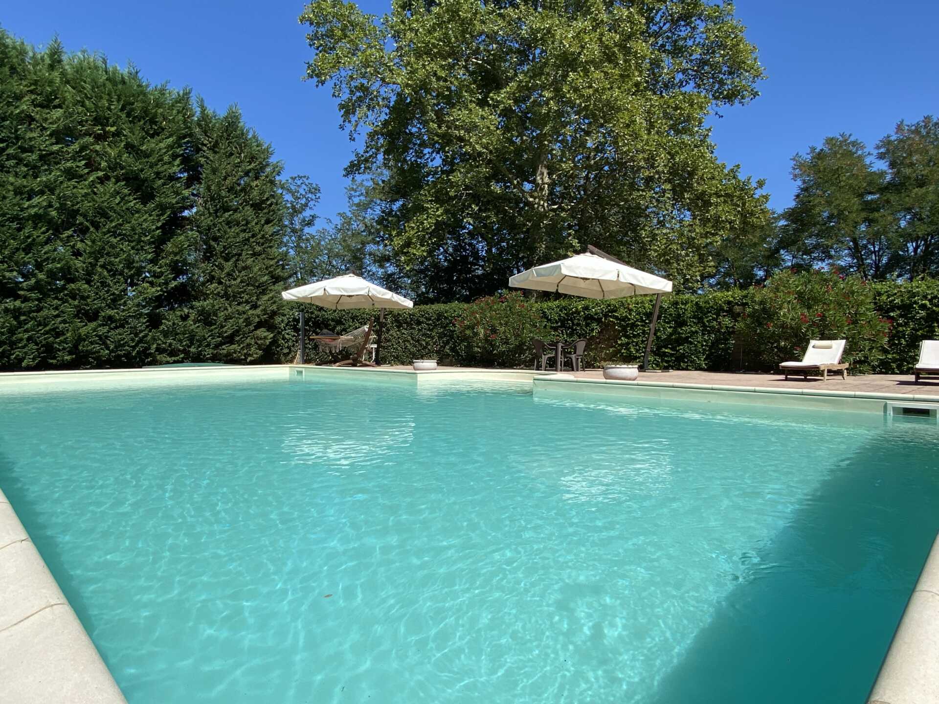 villa-depoca-con-piscina-in-vendita-a-velezzo-lomellina-immobiliare-casaeetyle-piscina-interrata (5)