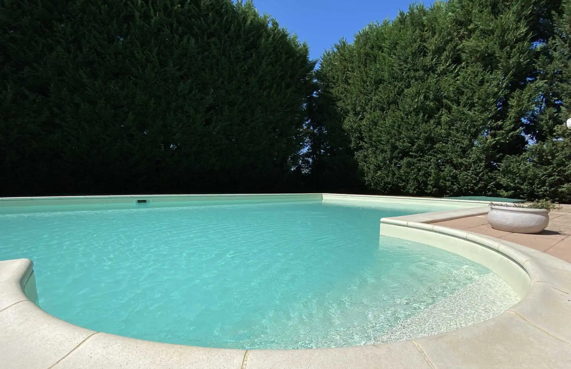 villa-depoca-con-piscina-in-vendita-a-velezzo-lomellina-immobiliare-casaeetyle-piscina-interrata (6)