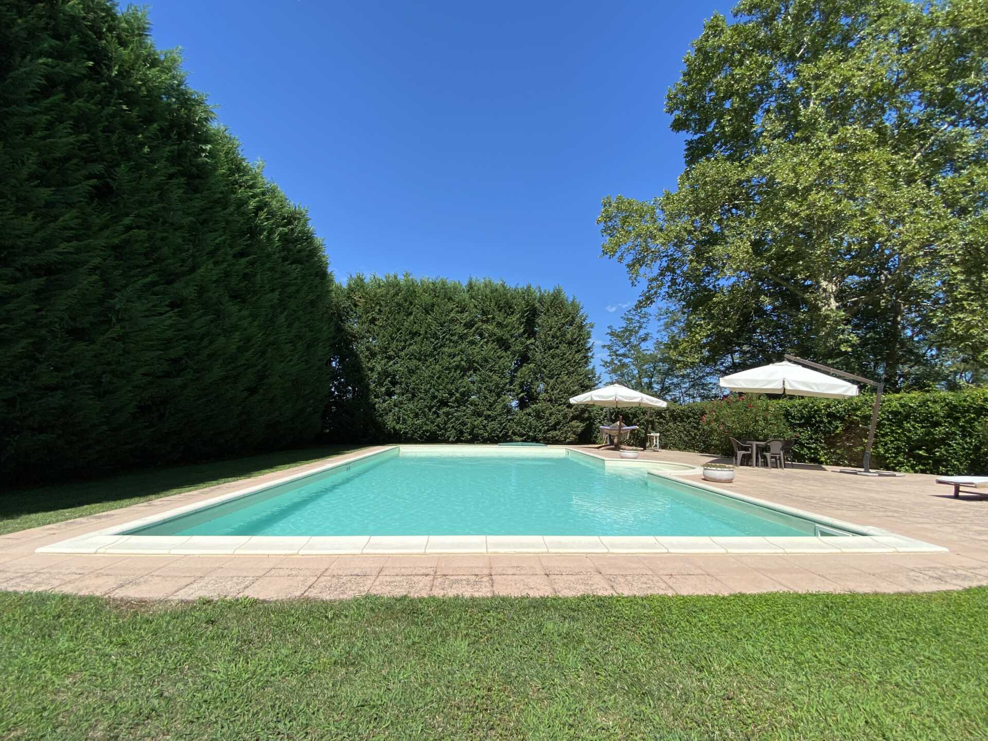 villa-depoca-con-piscina-in-vendita-a-velezzo-lomellina-immobiliare-casaeetyle-piscina-interrata