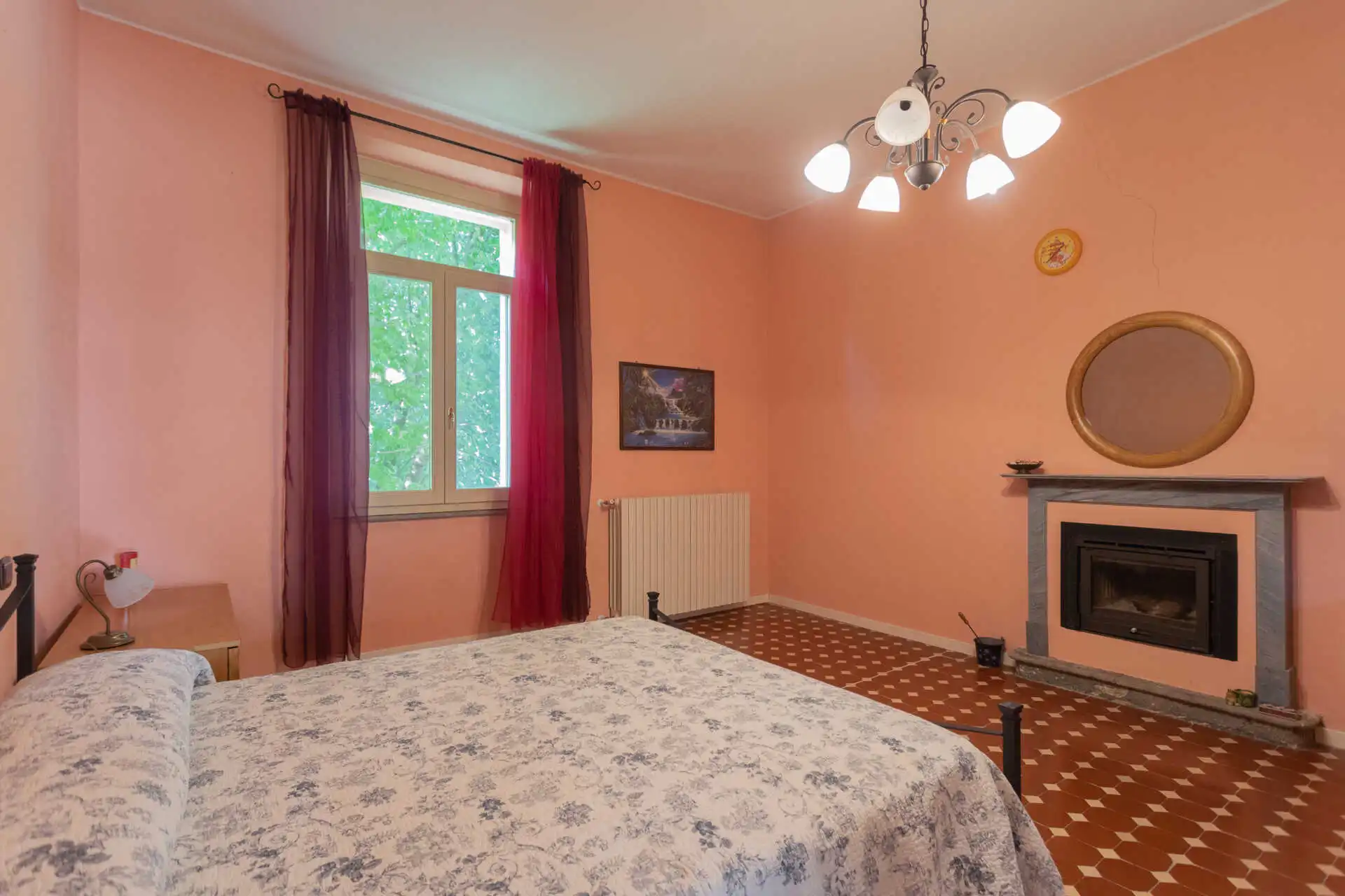villa-depoca-con-piscina-in-vendita-a-velezzo-lomellina-immobiliare-casa&style-interni-villa (2)