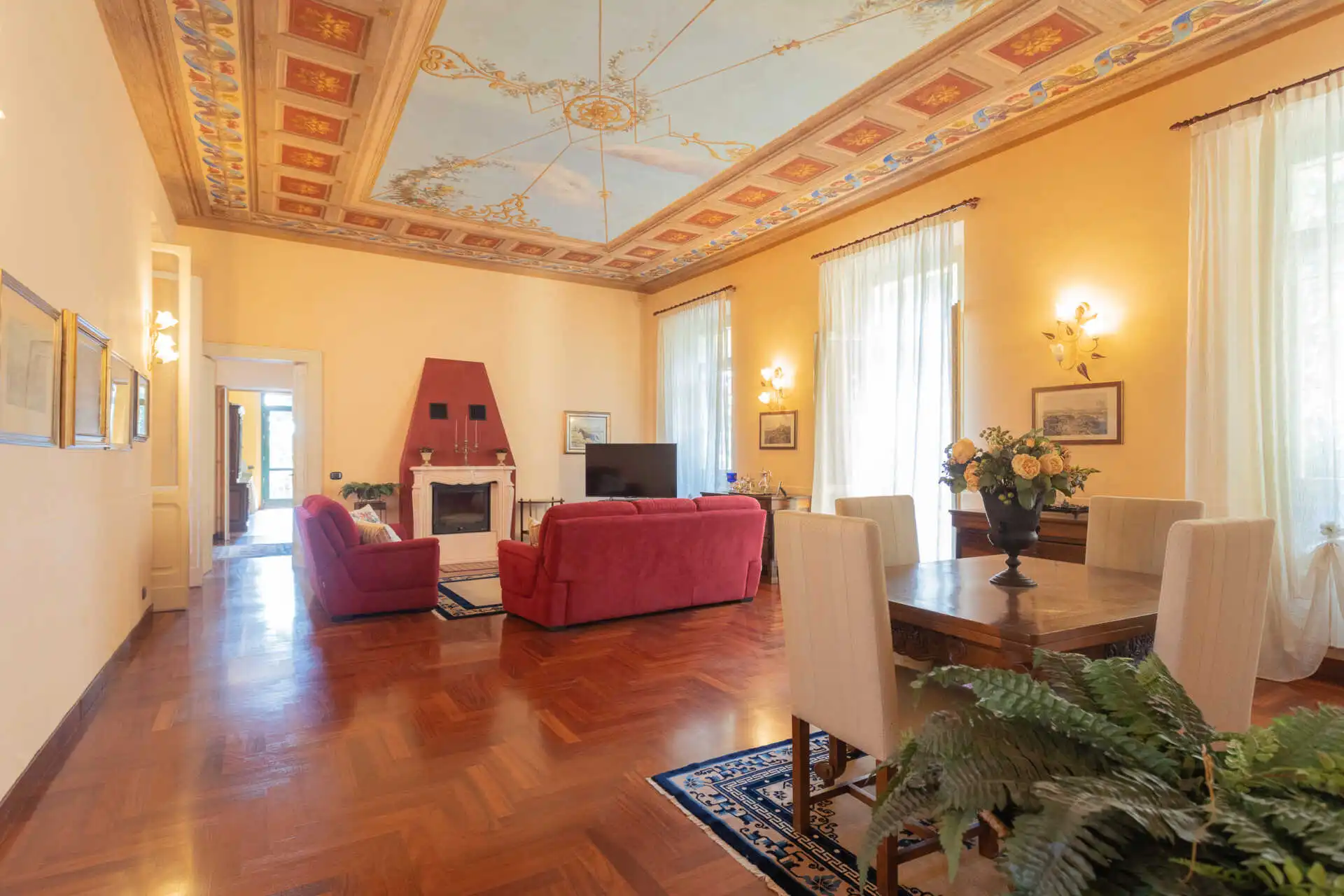 villa-depoca-con-piscina-in-vendita-a-velezzo-lomellina-immobiliare-casa&style-interni-villa (20)