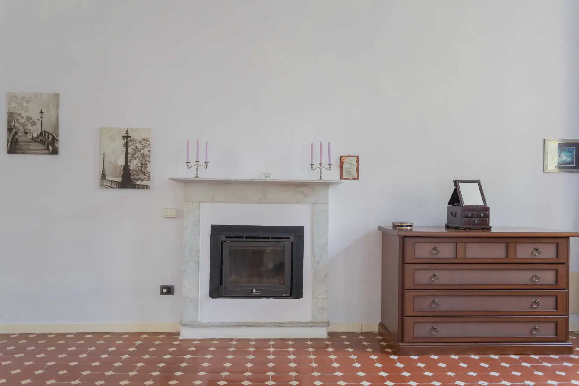 villa-depoca-con-piscina-in-vendita-a-velezzo-lomellina-immobiliare-casa&style-interni-villa (4)