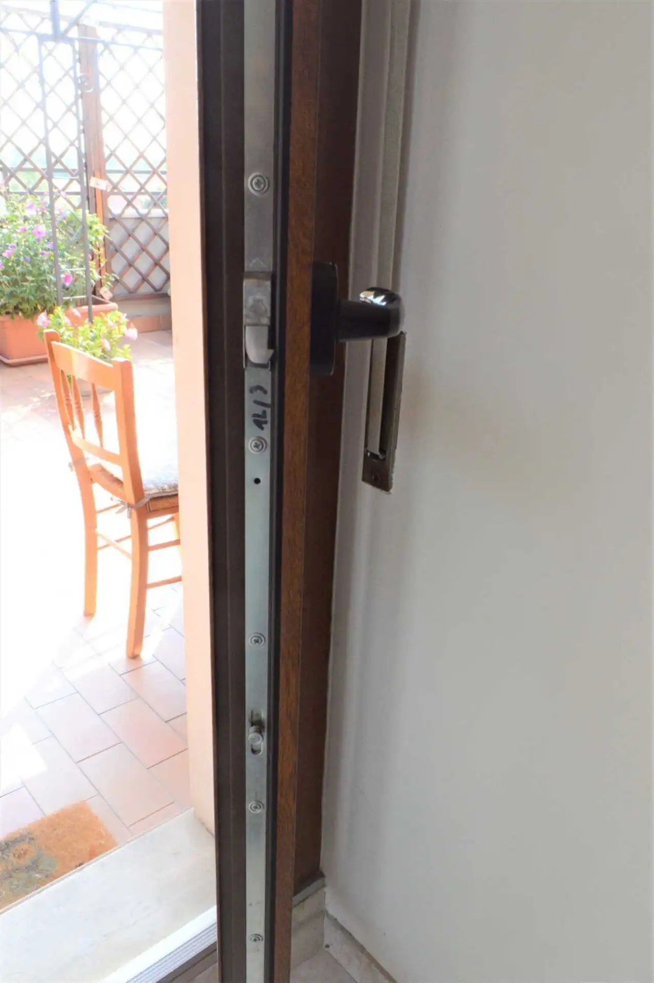 appartamento-ultimo-piano-con-terrazzo-in-vendita-a-roncello (31) (FILEminimizer)