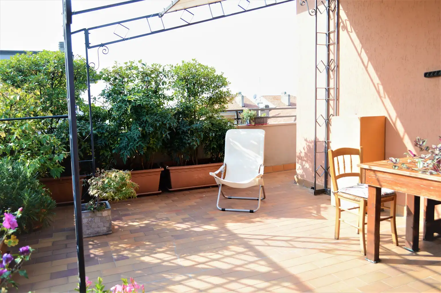 appartamento-ultimo-piano-con-terrazzo-in-vendita-a-roncello (6) (FILEminimizer)