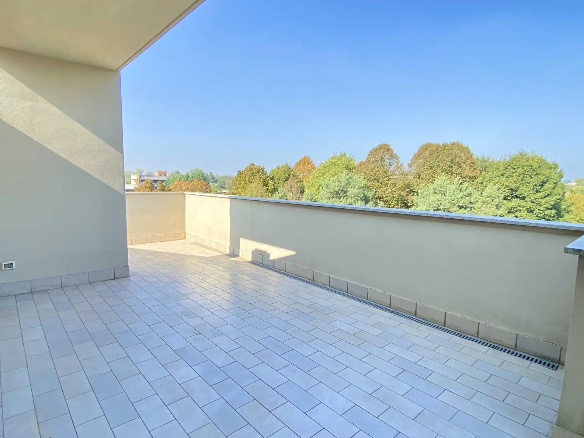 attico-con-terrazzo-in-vendita-a-burago-di-molgora (19)
