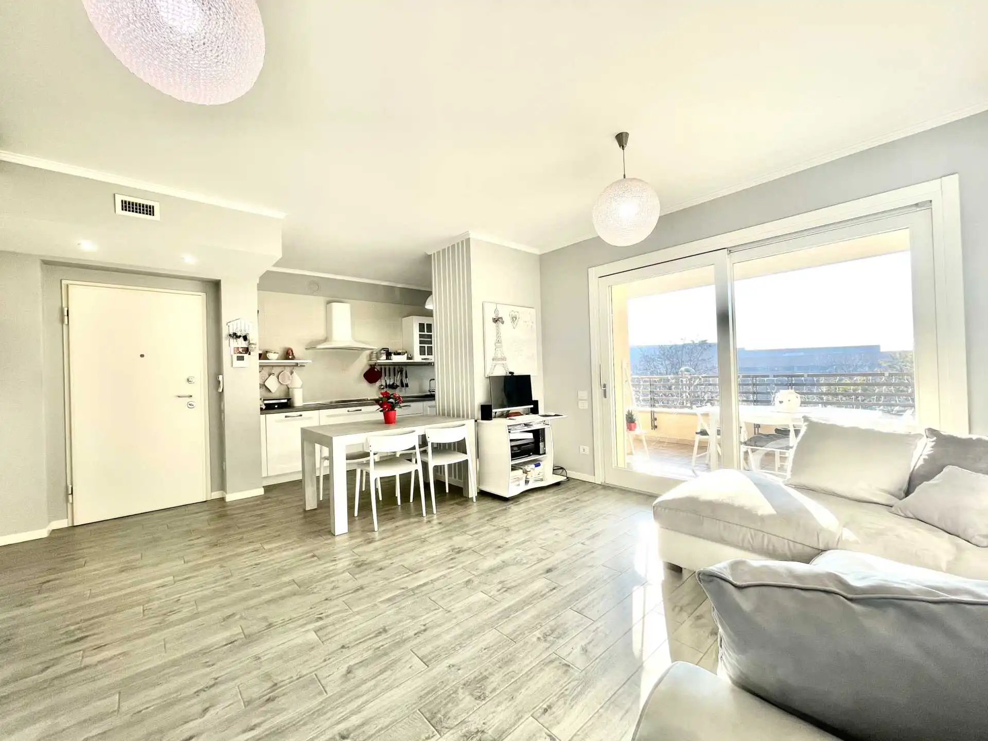 appartamento-ultimo-piano-con-terrazzo-in-vendita-a-vimercate-casa&style-immobiliare-milano-e-brianza (20)