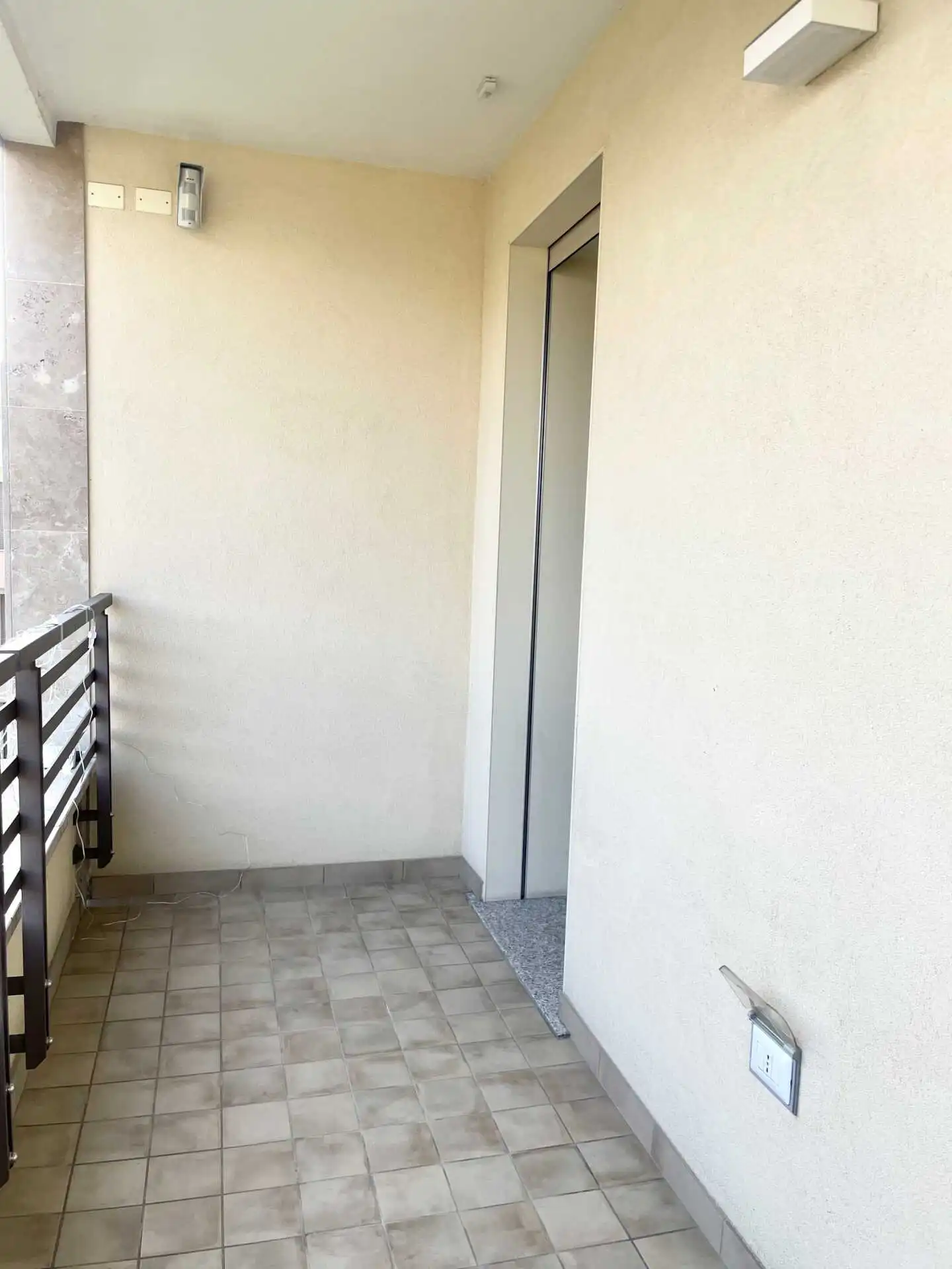 appartamento-ultimo-piano-con-terrazzo-in-vendita-a-vimercate-casa&style-immobiliare-milano-e-brianza (24)