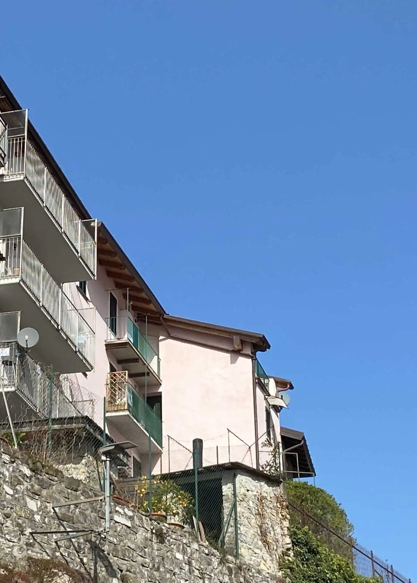 appartamento-in-vendita-a-laglio-lago-di-como-agenzia-immobiliare-milano-brianza-casa&style (1)
