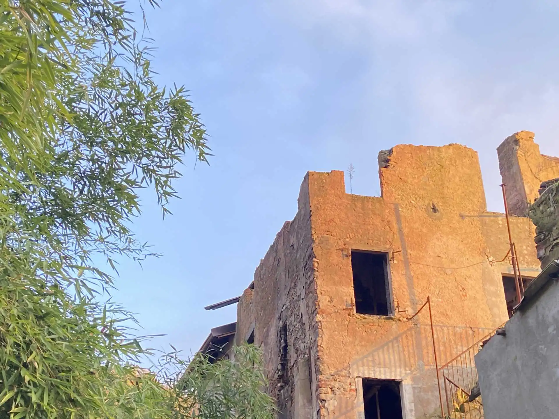 Rustici-da-ristrutturare-in-vendita-a-Missaglia (10)