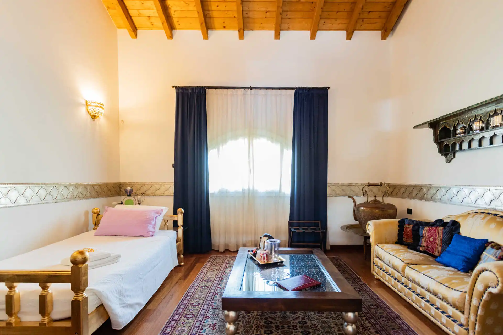 in-vendita-a-merate-villa-di-lusso-con-piscina-ex-cascina-ristrutturata-casa&style-immobiliare-milano-brianza (11)