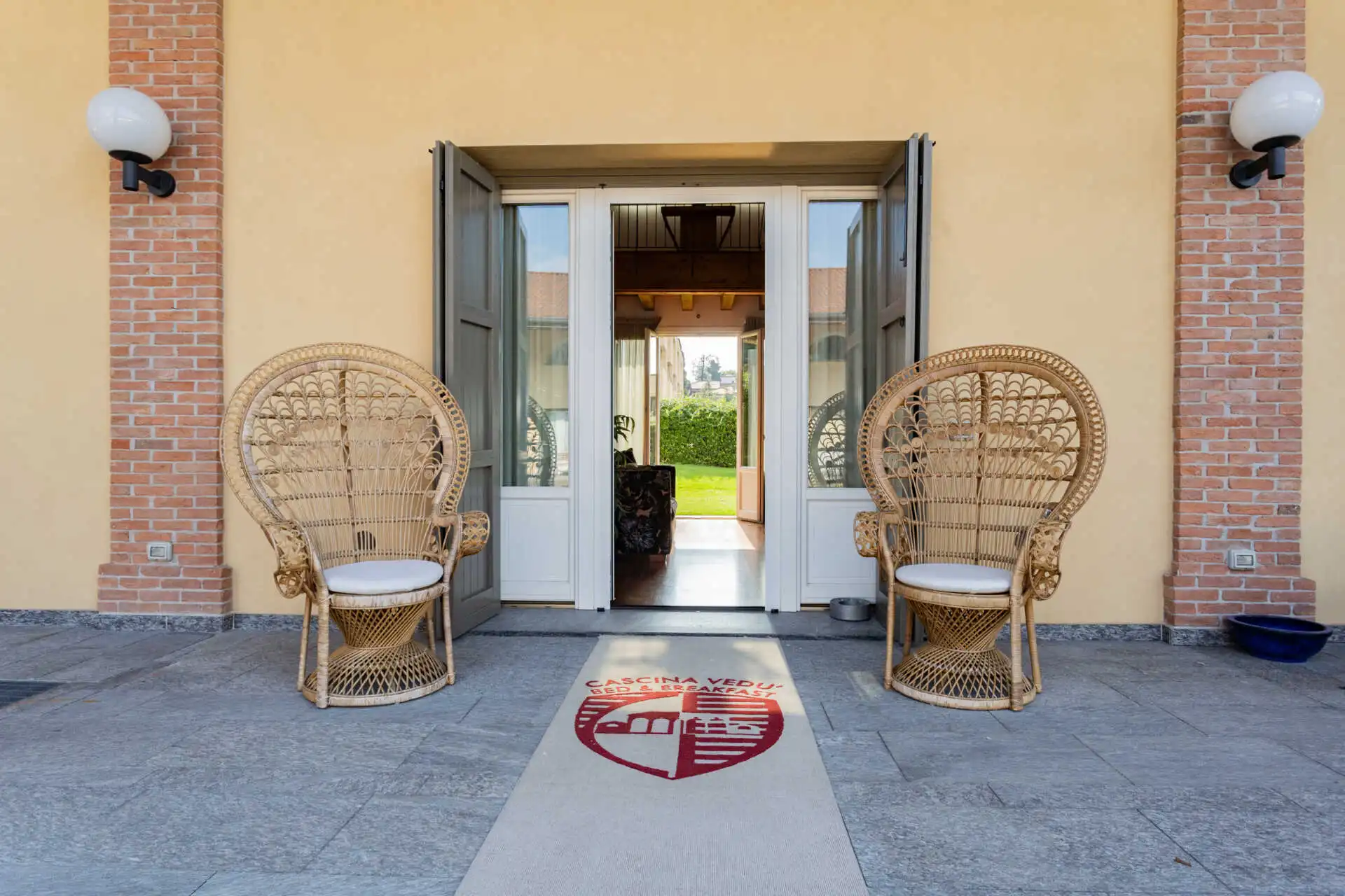 in-vendita-a-merate-villa-di-lusso-con-piscina-ex-cascina-ristrutturata-casa&style-immobiliare-milano-brianza (24)