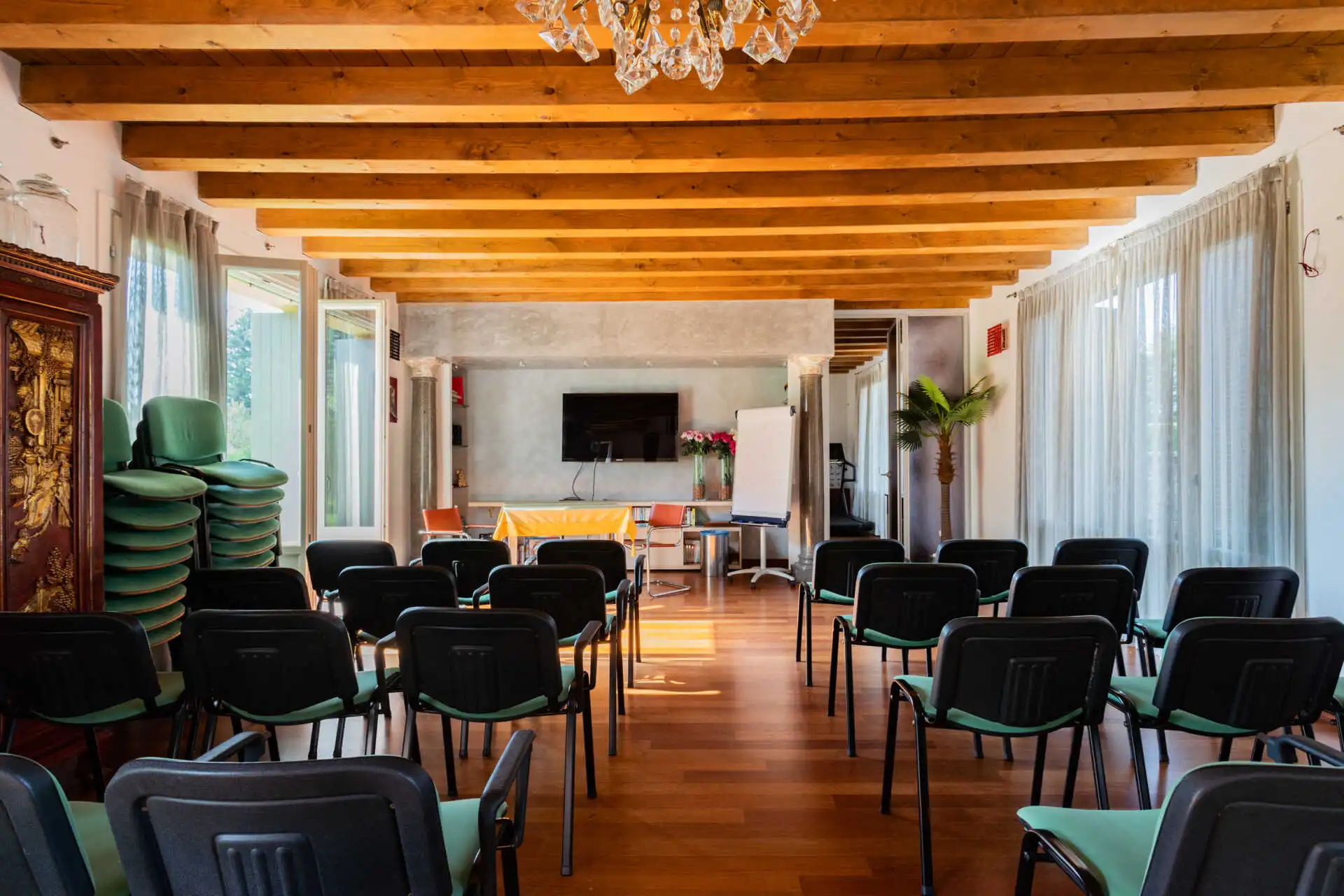 in-vendita-a-merate-villa-di-lusso-con-piscina-ex-cascina-ristrutturata-casa&style-immobiliare-milano-brianza (25)