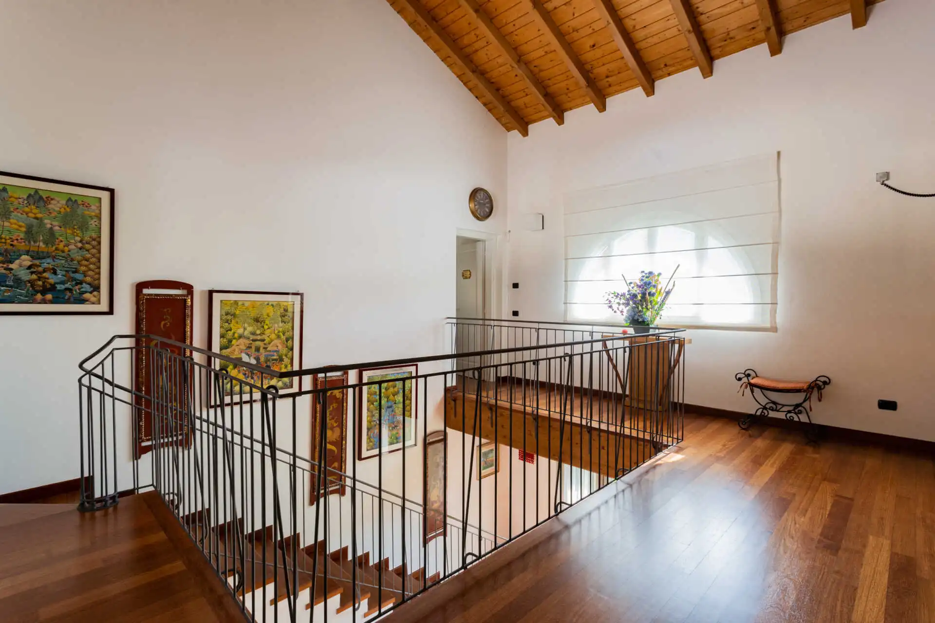in-vendita-a-merate-villa-di-lusso-con-piscina-ex-cascina-ristrutturata-casa&style-immobiliare-milano-brianza (36)
