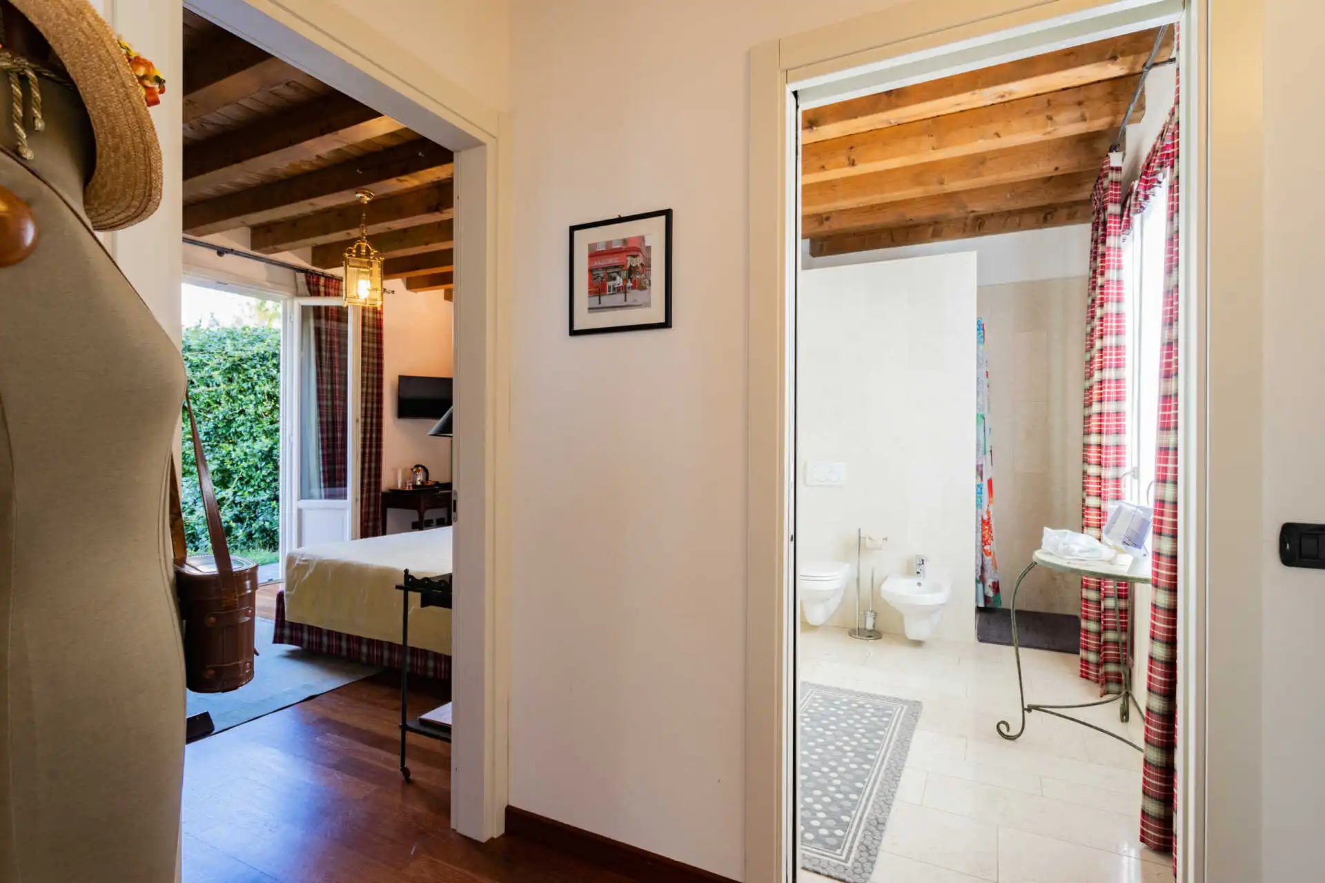 in-vendita-a-merate-villa-di-lusso-con-piscina-ex-cascina-ristrutturata-casa&style-immobiliare-milano-brianza (5)