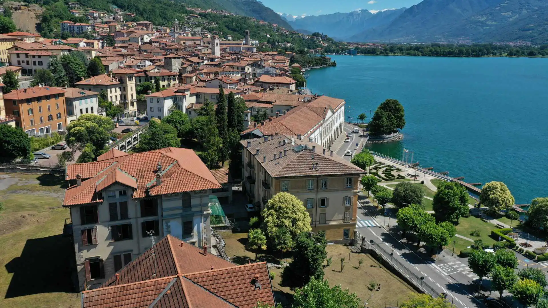 villa-in-vendita-a-lovere-sul-lago-diseo-immobiliare-milano-e-brianza-casa&style