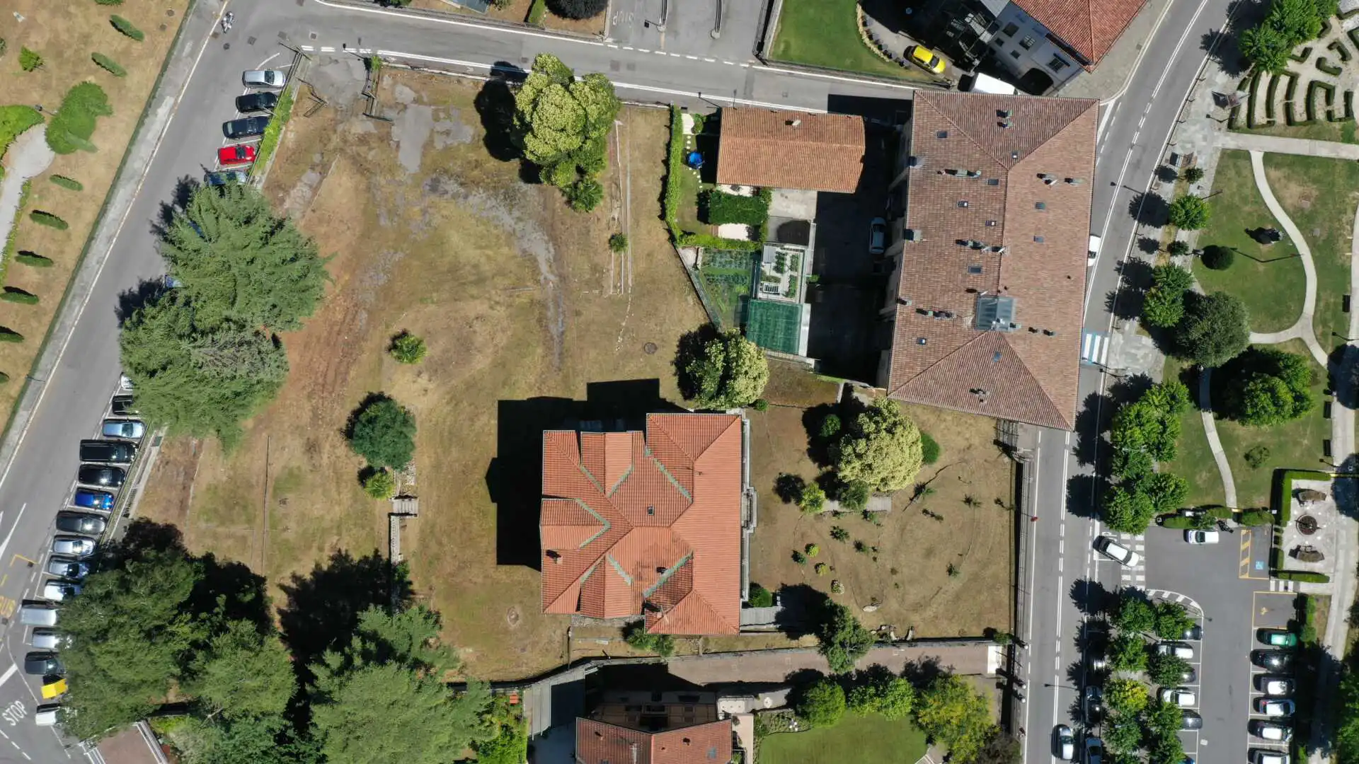 villa-in-vendita-a-lovere-sul-lago-diseo-immobiliare-milano-e-brianza-casa&style