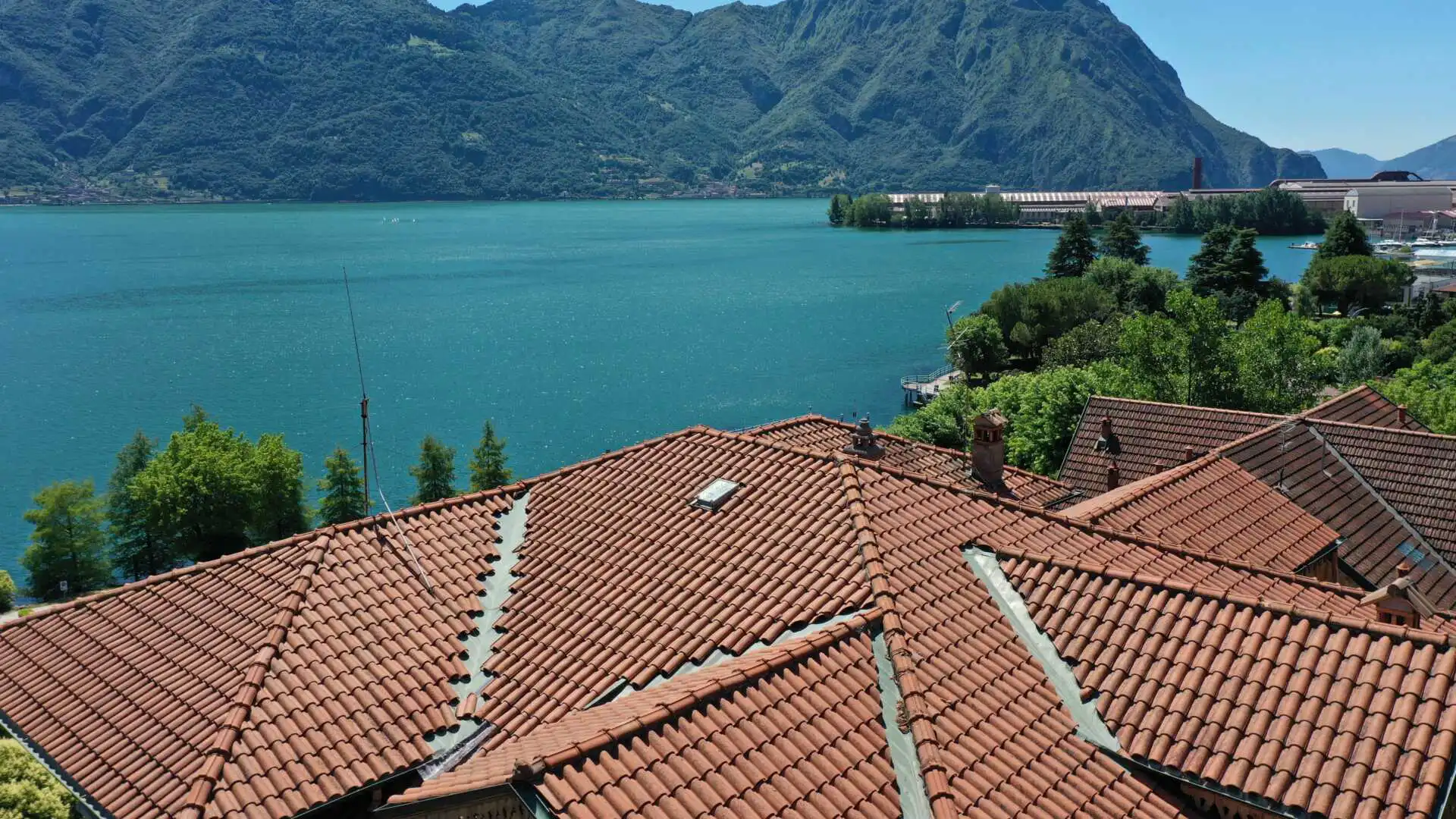 villa-in-vendita-a-lovere-sul-lago-diseo-immobiliare-milano-e-brianza-casa&style