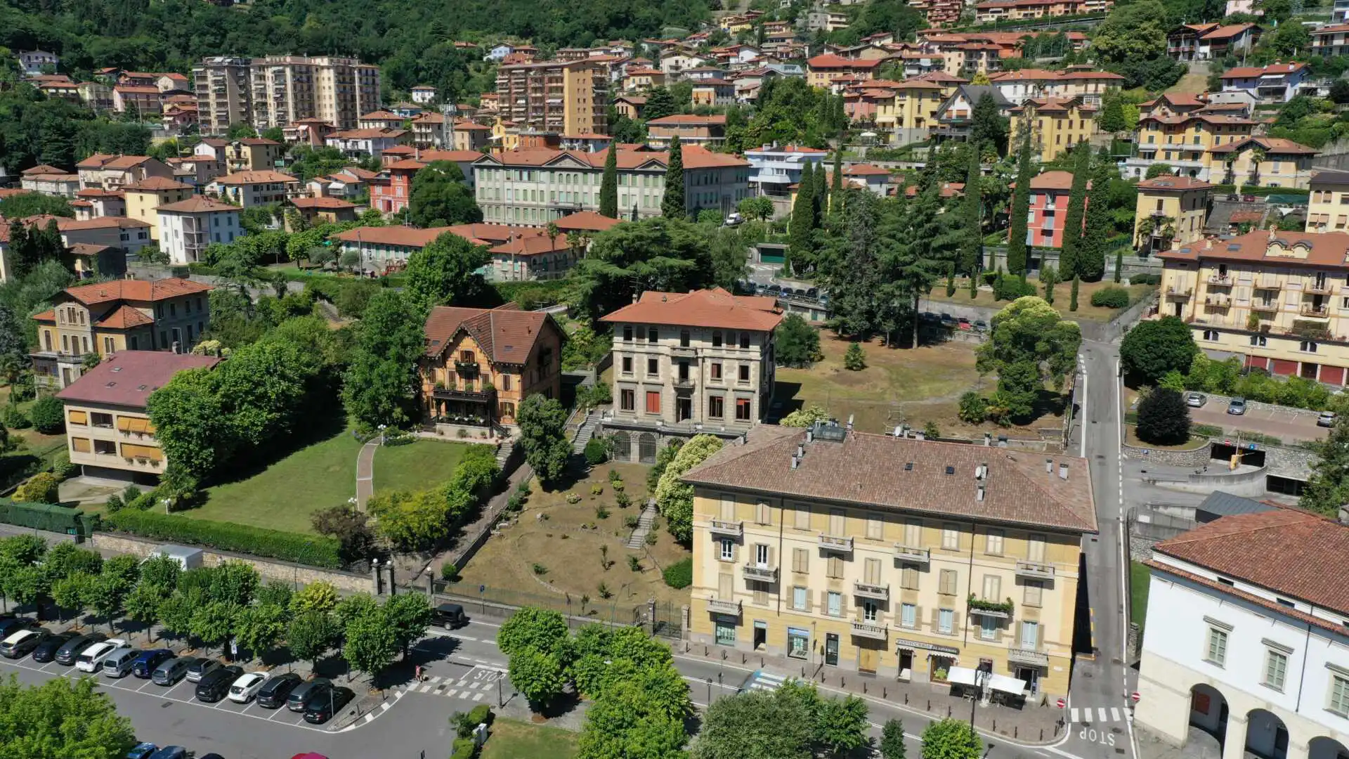 villa-in-vendita-a-lovere-sul-lago-diseo-immobiliare-milano-e-brianza-casa&style