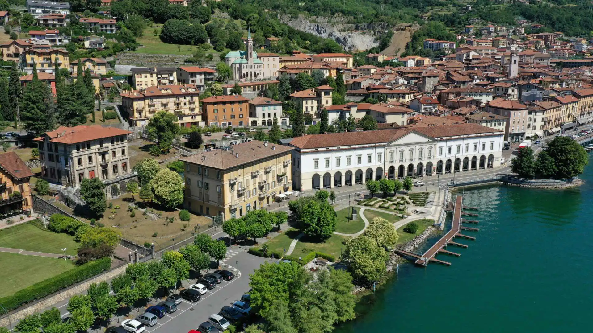 villa-in-vendita-a-lovere-sul-lago-diseo-immobiliare-milano-e-brianza-casa&style