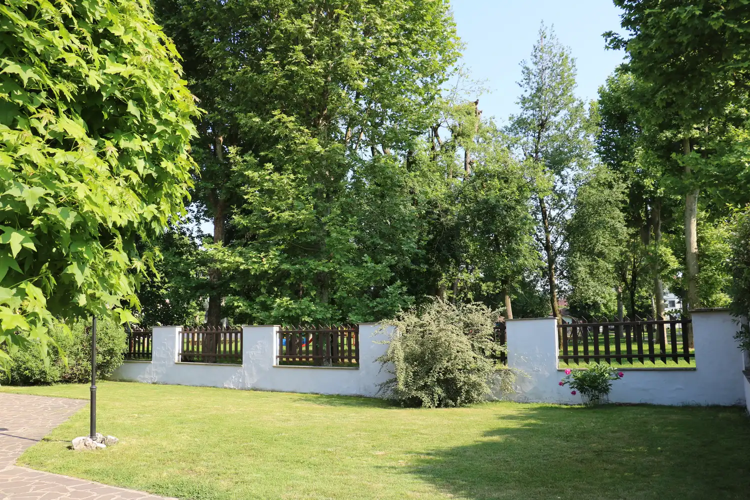 Villa singola in centro a Massalengo vista parco (17)
