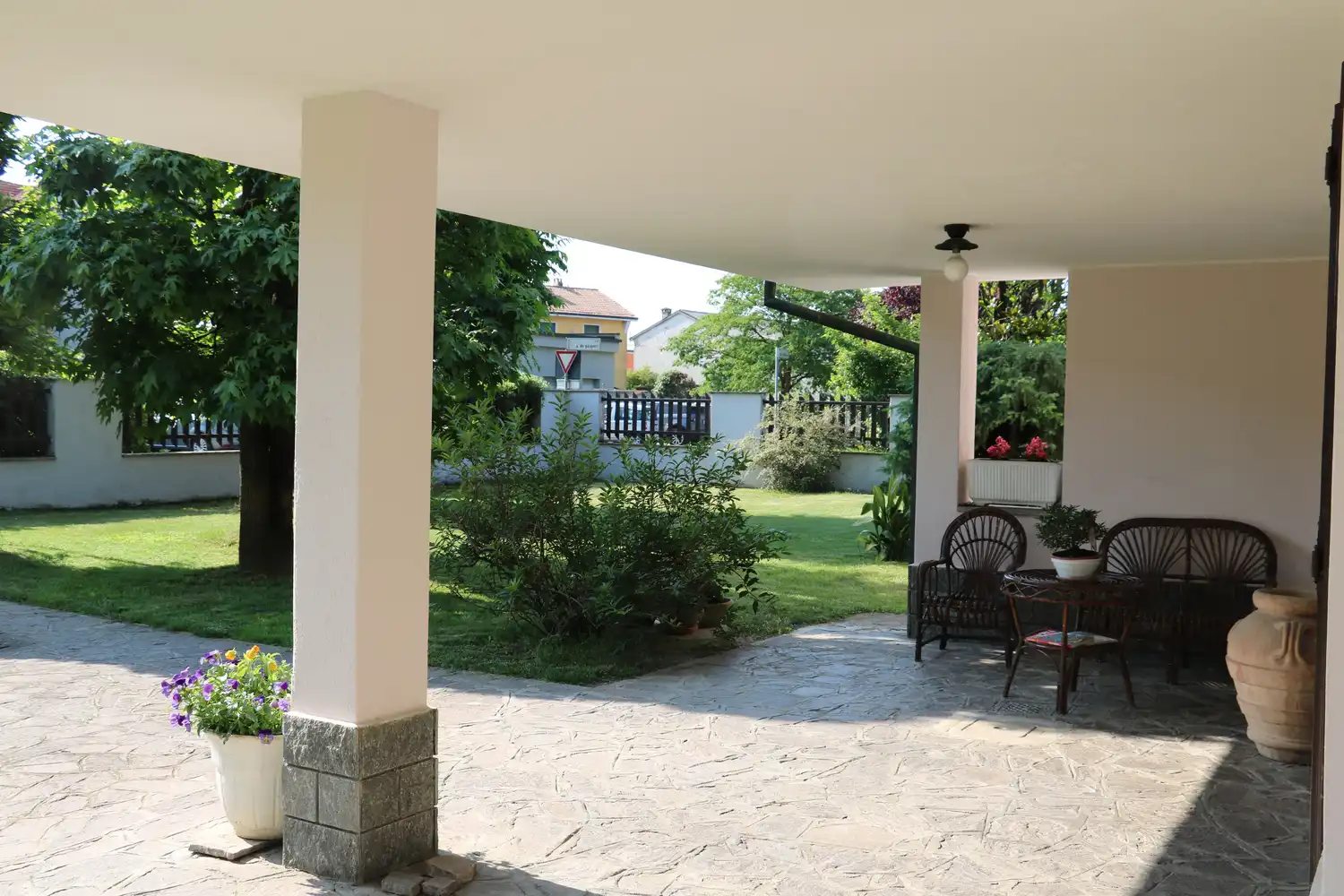 Villa singola in centro a Massalengo vista parco (32)