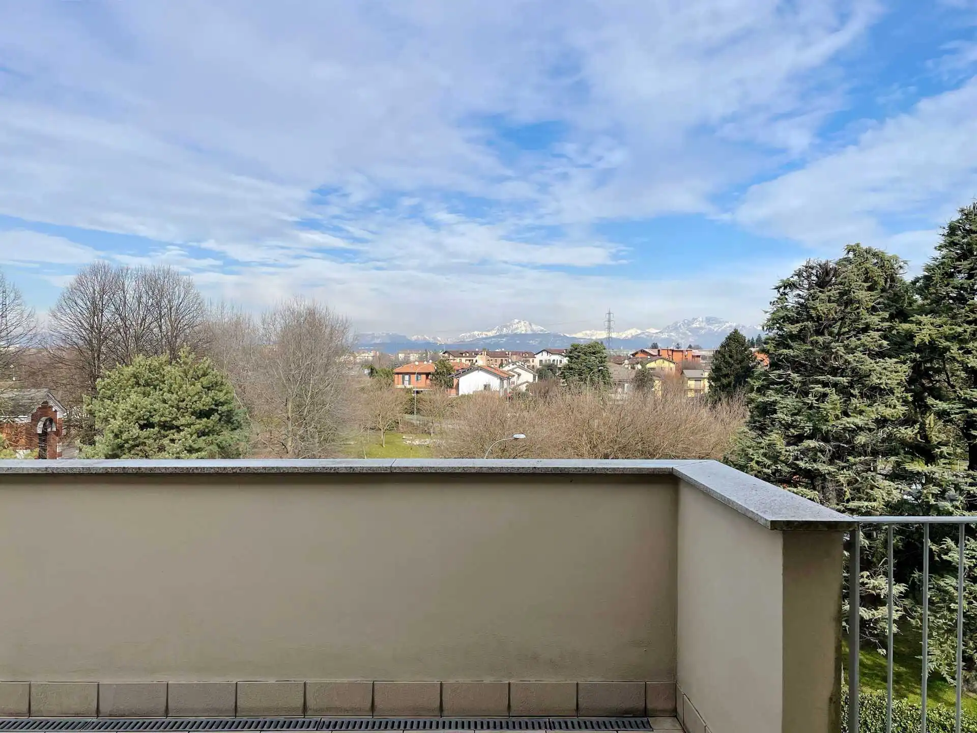 attico-con-terrazzo-in-vendita-a-burago-di-molgora-immobiliare-milano-e-brianza-casa&style (1)