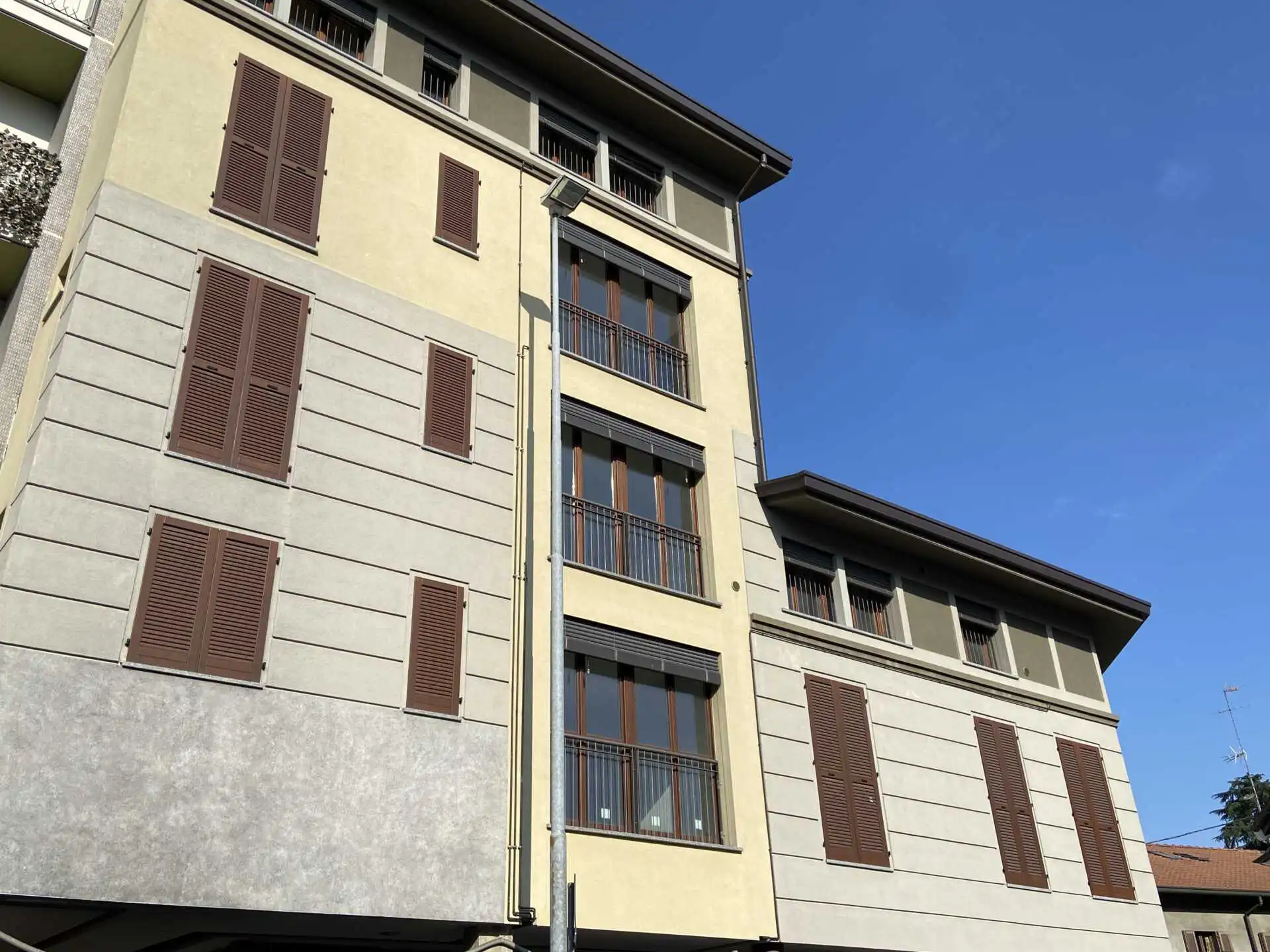 palazzina-in-vendita-a-lissone-immobiliare-milano-brianza-casaestyle (6)