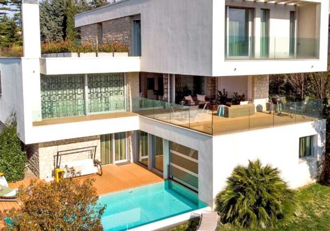 Villa unifamiliare con piscina in vendita a Coriano