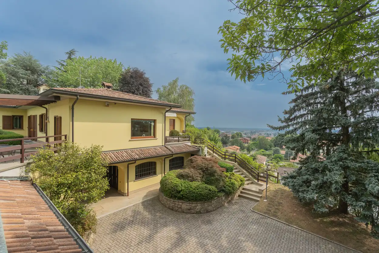 Villa singola in vendita a Merate con piscina (61)