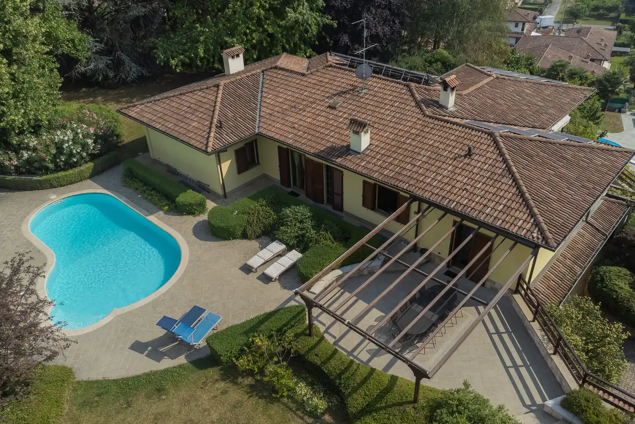 Villa singola in vendita a Merate con piscina (9)