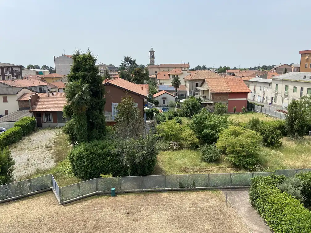 Villa singola in vendita con due appartamenti (1)