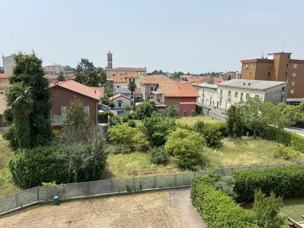 Villa singola in vendita con due appartamenti (5)