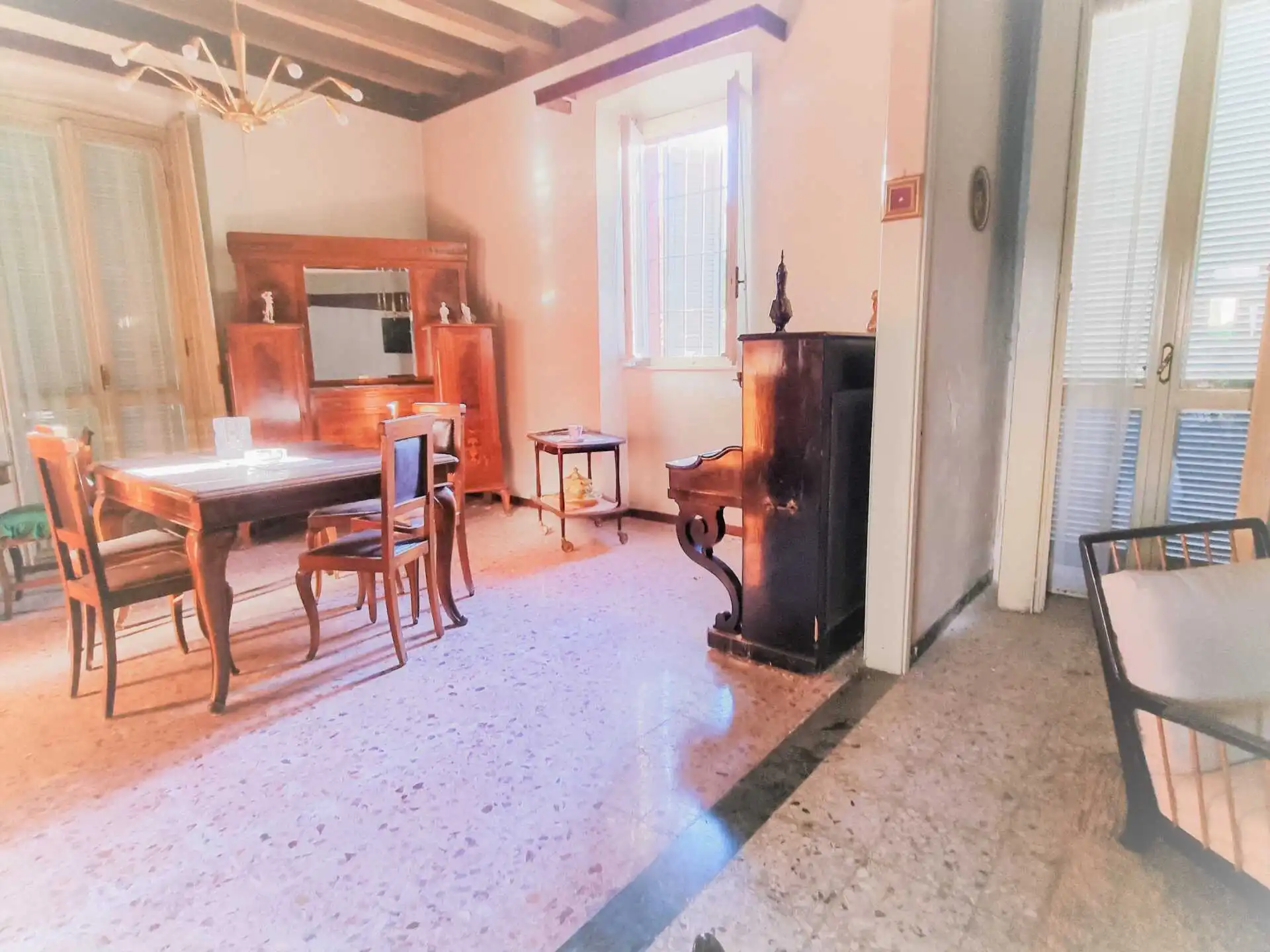 Villa singola in vendita con due appartamenti cornate d'adda (1)