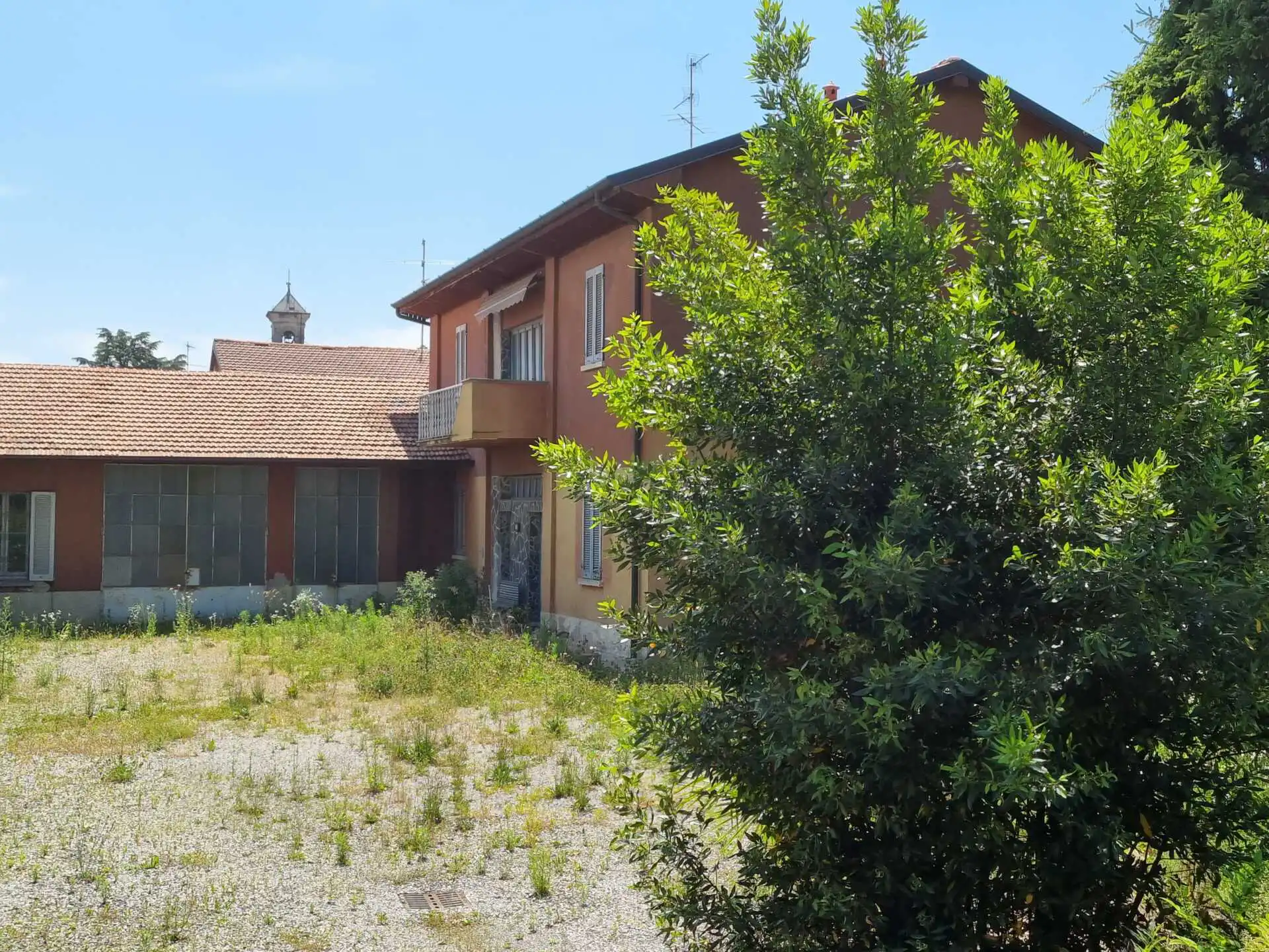 Villa singola in vendita con due appartamenti cornate d'adda (2)