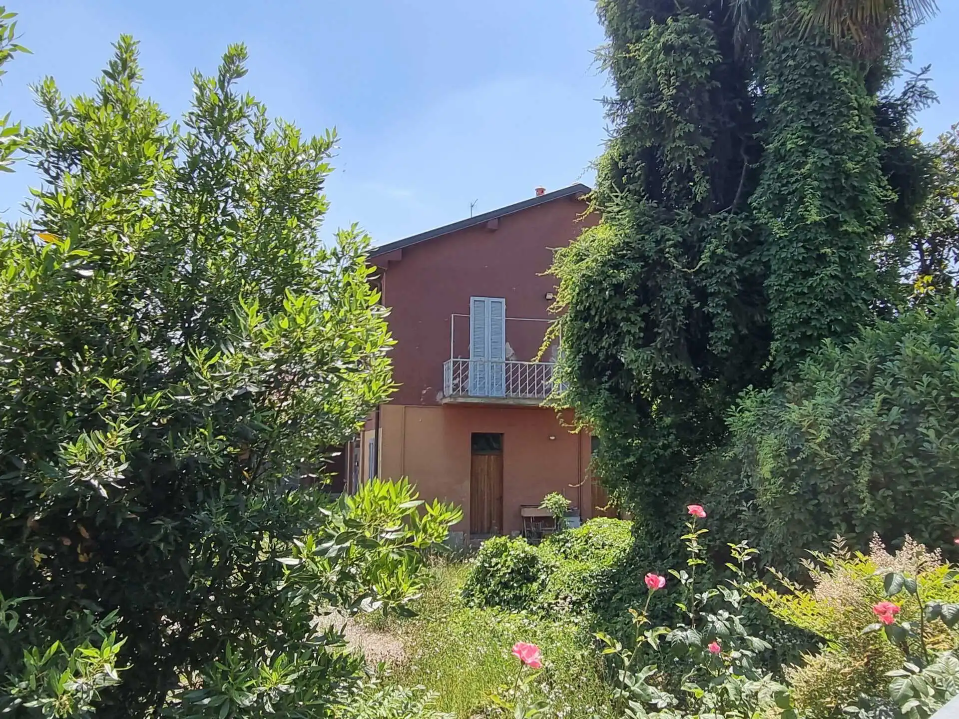 Villa singola in vendita con due appartamenti cornate d'adda (3)
