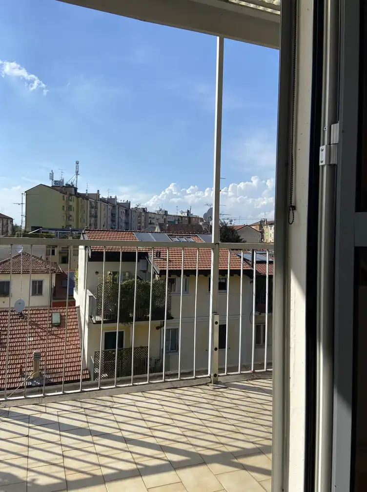 Milano appartamento ultimo piano in vendita (1)